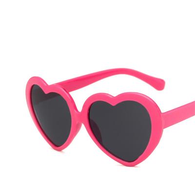 China 2021 Fashion Heart Shaped Heart Shaped Party Girls Sunglasses uv400 plastic kids glasses for sale