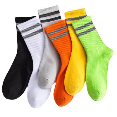 China QUICK DRY Shining Luminous Light Street Custom Reflective Night Sport Socks Glow In The Dark Socks For Night Safe Recycling Sock for sale