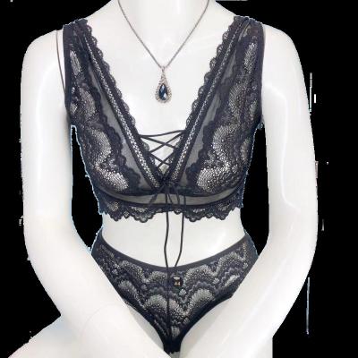 China Manufacturer New 2021 Free Breathable Luxury Elegant Black Crossed Soft Cup Wire Skin Lace Bra Panty Set for sale