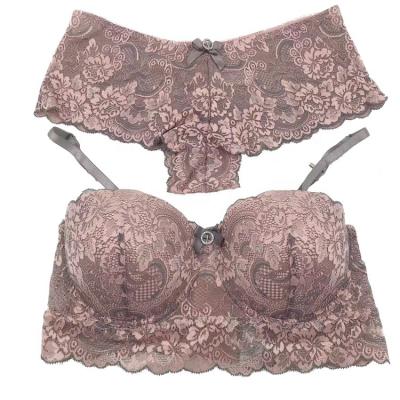 China Breathable Two Tone French Lace Lingerie Comfort Bra And Soft Female Panties Sets for sale