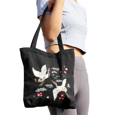 China Free Sample Wholesale Printing 12oz Cotton Canvas Beach Bag Folding Shopping Bag Tote Bag With Embroider Patch for sale