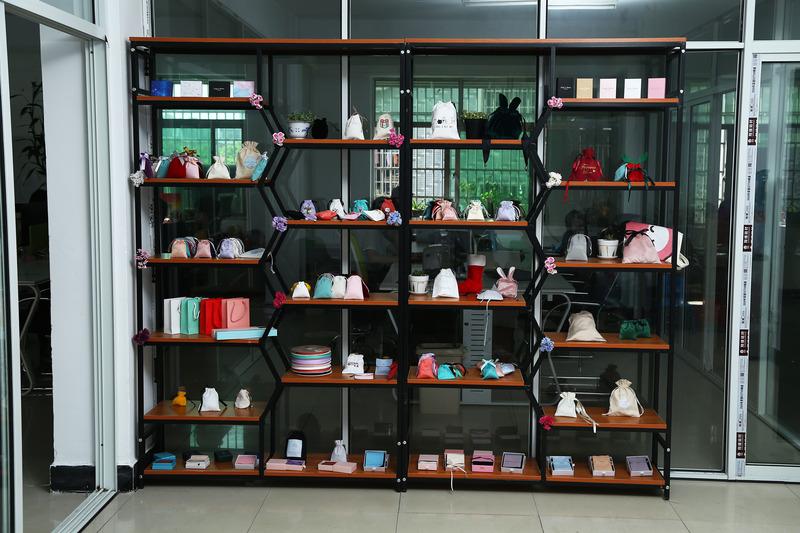 Verified China supplier - Yiwu Linluan Trade Co., Ltd.