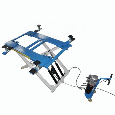 China Hot Sale Garage Car Scissor Lift Portable Workshop Equipment 2700kgs for sale