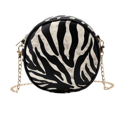 China 2022 new fashion fashion shoulder bag around leopard print ladies messenger bag for sale