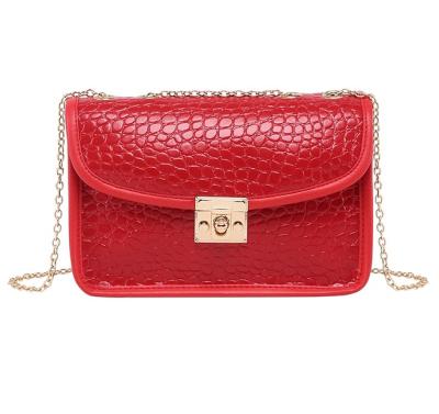 China 2022 Hot Selling Red Fashion Low Price Ladies Messenger Bag Square Messenger Bag for sale