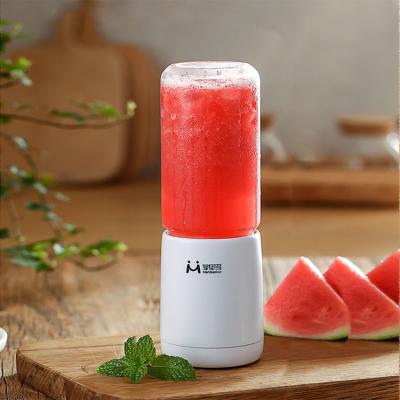 China Car 3 in 1 Mini USB Smart Wireless Portable Auto Orange Electric Fruit Juicer Bottles Cup Blender for sale