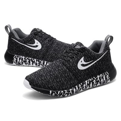 China 2023 Fashion Trend Summer New Flight Mesh Sports Shoes Running Couples Weaving Sports Shoes For Men And Women for sale