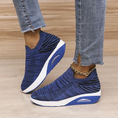 China Leisure 2023 spring and autumn sports shoes women's breathable slip-on shoes flying woven foot-tarpaulin sneakers women for sale