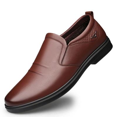 China Waterproof 2022 Autumn And Winter Casual Business Leather Shoes Soft Sole Flat Heel Men'S Shoes Slip On Shoes for sale