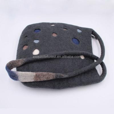 China Wholesale High Quality Handmade Creative Messenger Bag Hole Designs Custom Felt Bags Wool Felt Bag Organizer for sale