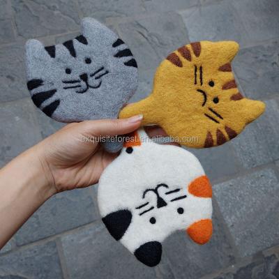 China Viable Christmas Decoration 100%woolen Handmade Animals Exquisite Teacup Mat Cat Shape Felt Wool Coasters for sale