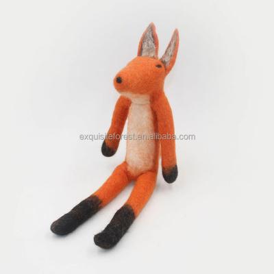 China Realistic Wholesale Handmade Finished Felted Fox Ornaments Decoration Toy Wool Felt Animals for sale