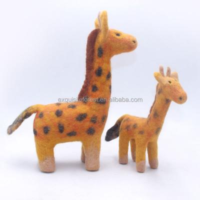 China Wholesale Realistic Handmade Finish Felted Giraffe Ornaments Decoration Toy Wool Felt Animals for sale