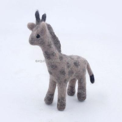 China Realistic Lifelike Wool Felt Ornaments Animal Doll Manual Felt Toy Giraffe for sale