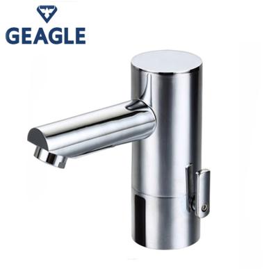 China Electric Faucets Automatic Sensor Faucet Hot And Cold Water Temperature Mixer for sale