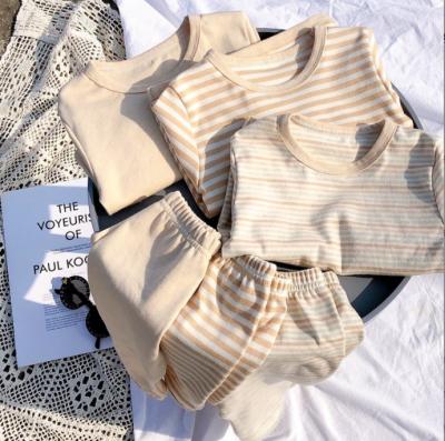 China High Quality Striped Set Of Breathable Children's Fashion Clothes New In Autumn Winter Explosive Color for sale