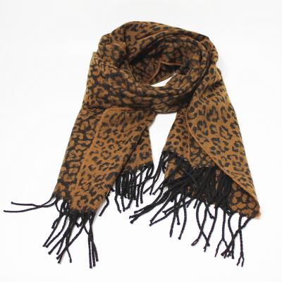 China Keep Warmer 2021 New Classic Leopard Jacquard Women's Woven Tassels Scarf For Autumn Winter for sale