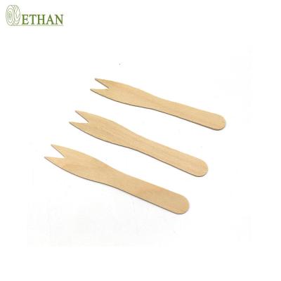 China Small 95Mm Convenient Healthy And Environmentally Friendly Disposable Degradable Fruit Fork Made Of Birch Wood for sale