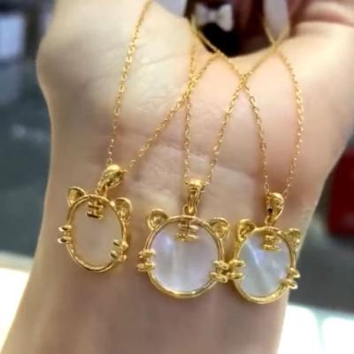 China TRENDY Luxury Fashion Pure 18k Gold Charms Pendants Necklace Women Ladies Ladies Engagement Wedding Bridal Jewelry for sale