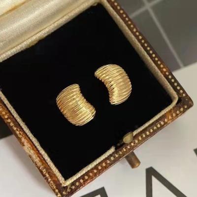 China Fashion Real 18K Gold Earrings Jewelry CLASSIC Luxury Pure Ladies Female Bridal Engagement Wedding Earrings for sale