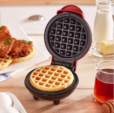 China Outdoor Hot Sale 110v 220v Cool Touch, Home Kids Lunch Cake Baking Mini Portable Automatic Round Waffle Maker for sale