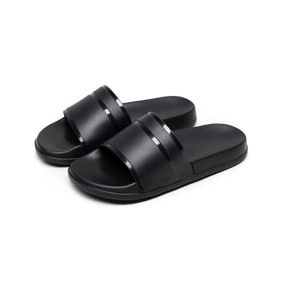 China Outdoor black and white home slippers latest fashion trend Lady slippers slides unisex women sandals for sale