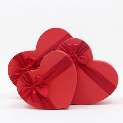 China Recycled Materials Hot Sale Perfume Gift Box Cardboard Packaging Box Luxury Heart Box for sale