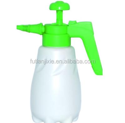 China 1.5L Garden PP PE Water Spray Bottle Hand Hold Sprayer for sale