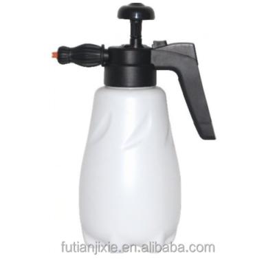 China 2L PP PE Water Spray Bottle Car Wash Tool Water Tank for sale