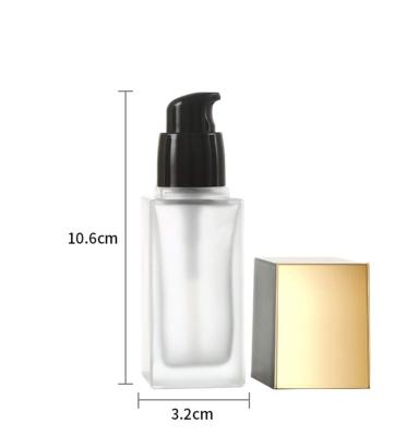 China Cosmetic 1 oz. Clear Refillable Perfume Bottle , Portable Square Empty Glass Perfume Atomizer Bottle With Spray Applicator for sale