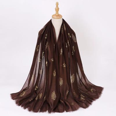 China Daily Life Wear 2023 New Style Popular Muslim Chiffon Shawl Pleated Decorative Hijab Wholesale Gradient Color High Quality Hijab Manufacturer for sale