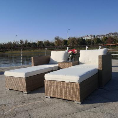 China Patio Wicker Cushioned Rattan Lounge Daybed Vine Woven Weaving Bed Garden Beach for sale