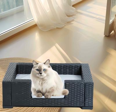 China Indoor Pet Couch Pad Rattan Wicker Pet Bed Vier Voeten Ademhalend Hond Stoel Sofa Kleine Dieren Bed Katten Matten Te koop