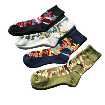 China New Socksmate QUICK DRY Mens Wool Tube Camouflage Medium Hoop Sports Football Socks for sale