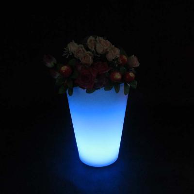 China Modern Outdoor PE Flower Pot Light Floor Flower Pot LED White Plastic Flower Pot for sale