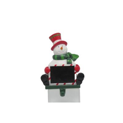 China Europe Winter Decoration Sitting Snowman Product Crafts Resin for sale