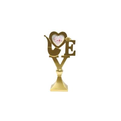 China Europe Letter Heart Love Sign Words Ornament Crafts Home Resin for sale