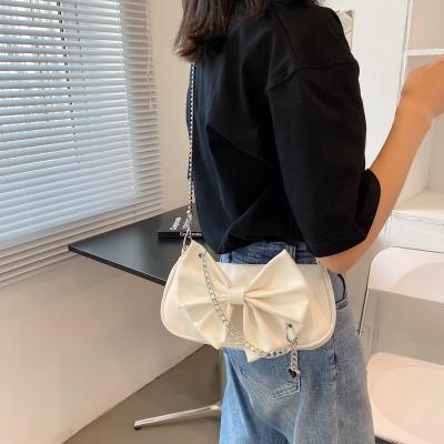 China Packaging and promotion. 2021 Factory Wholesale Chain Handbags Popular Messenger Clips Small Ladies Handbags For Women for sale