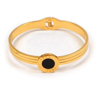 China Custom Designer TRENDY Stainless Steel Gold and Black Women Bracelet Good Quality Simple Bangle for sale