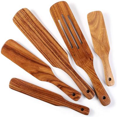 China 5 Piece Sustainable Nature Teak Spurtles Kitchen Wood Cookware Set Heat Resistant Cookware For Salad Stir Cake Make Pan-Fried Steak for sale