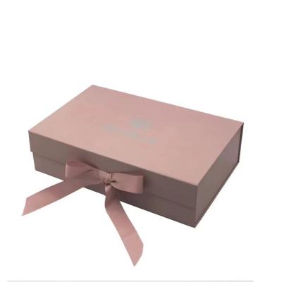 Cina Contenitore di regalo magnetico fatto a mano della chiusura di rosa, Flip Top Magnetic Box Gift di lusso in vendita