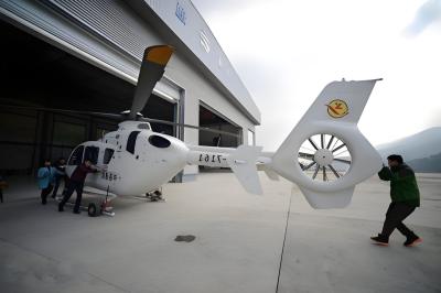 Chine Hangar d'avion préfabriqué flexible pour une construction facile et pratique à vendre