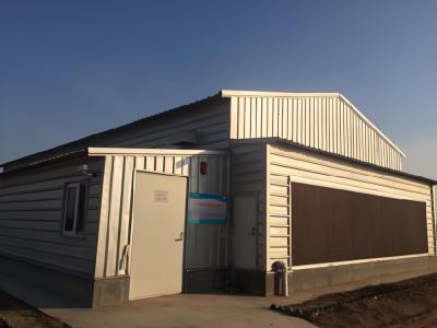 China Painted Galvanized Steel Structure Poultry House With Sandwich Panel Wall for sale