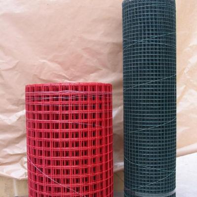 China 16-Gauge Galvanized Iron Wire Welded Mesh Fence Square Hole for sale