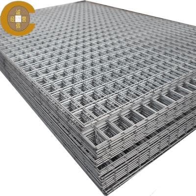 Cina Galvanized Welded Wire Mesh Fence Panel for Security in vendita