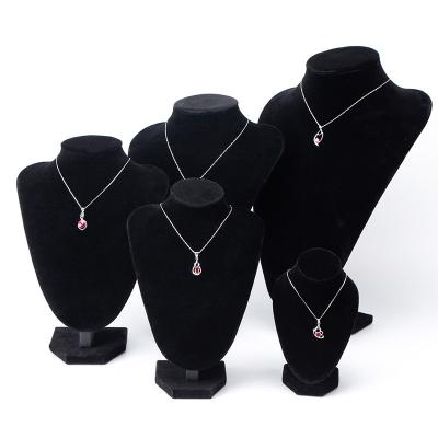 China Jewelry Store High Quality Modern Pendant Neck Jewelry Display Necklace Stand Velvet Velvet Canvas And PU Chain Bust For Luxury Jewelry Set for sale