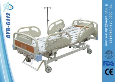 China Mobile Steel Frame Manual Hospital Bed Height Adjustable Nursing Beds With Wheels for sale