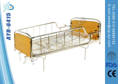 China Cama manual de Homecare del hospital con dos manivelas, cabeza de madera/tablero de pie en venta