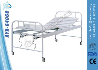 China Double Crank Controlled Backrest Manual Medical Hospital Beds With ISO for sale