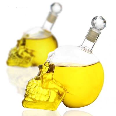 China home & Unmatched Clear Bar Liquor Bottles Vodka Brandy Whiskey Good Spirit Skull Alcohol Shaker Glass Bottles for sale